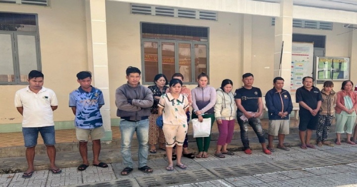 Tây Ninh: Công an phá sòng bạc trong nhà hoang do 