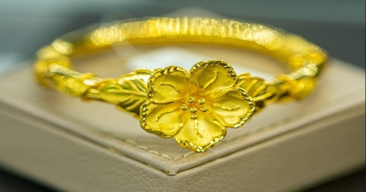 Giá vàng hôm nay mới nhất 7/3: Giá vàng cao chót vót 