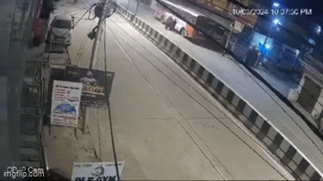 Ô tô lao như bay, tông văng 3 người đi bộ rồi bỏ chạy