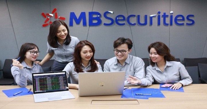 Chứng khoán MB muốn chia cổ tức tiền mặt 12%, gia nhập cuộc đua tăng vốn điều lệ