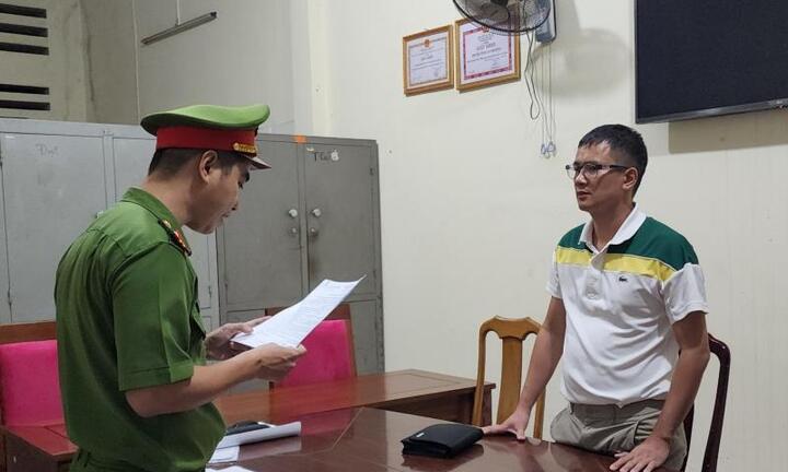 Bị bắt vì lập công ty “ma” để buôn lậu hàng tấn thuốc bắc