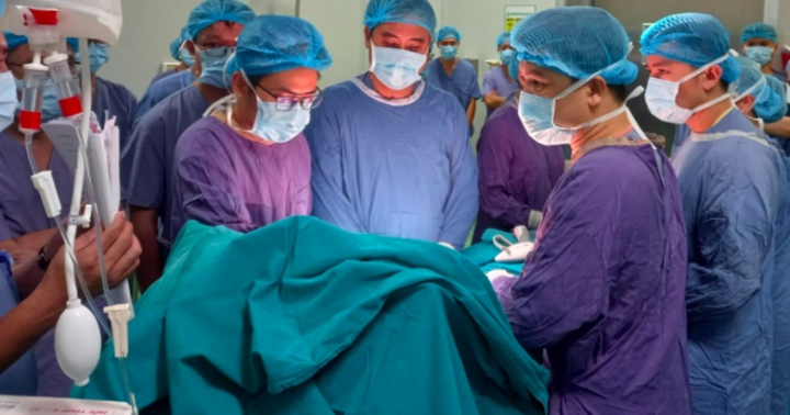 Chàng trai trẻ khép lại thanh xuân và hồi sinh 4 cuộc đời mới