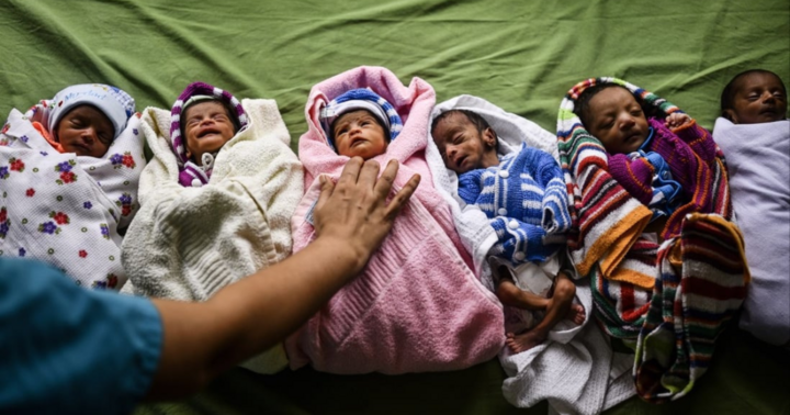 Cặp vợ chồng Ấn Độ bán con 8 tháng tuổi để mua iPhone