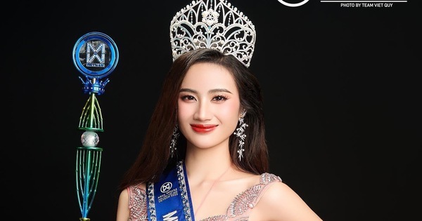 Hoa hậu Ý Nhi tiếp tục vướng tranh cãi về trang phục khi đi thăm bệnh nhân