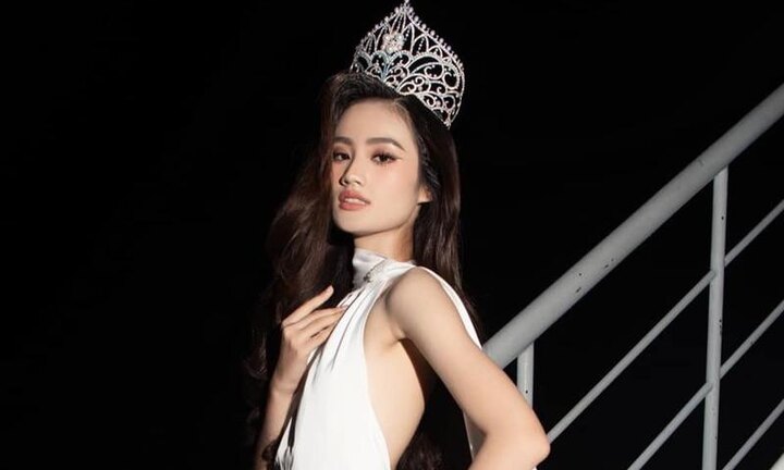 Hoa hậu Ý Nhi muốn trả lại vương miện?