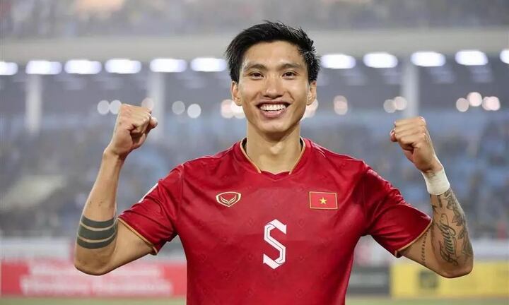 Hành động đẹp của Văn Hậu sau trận đấu