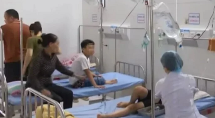 Vụ 28 học sinh bị ngộ độc: Phạt cơ sở sản xuất bánh 80 triệu đồng