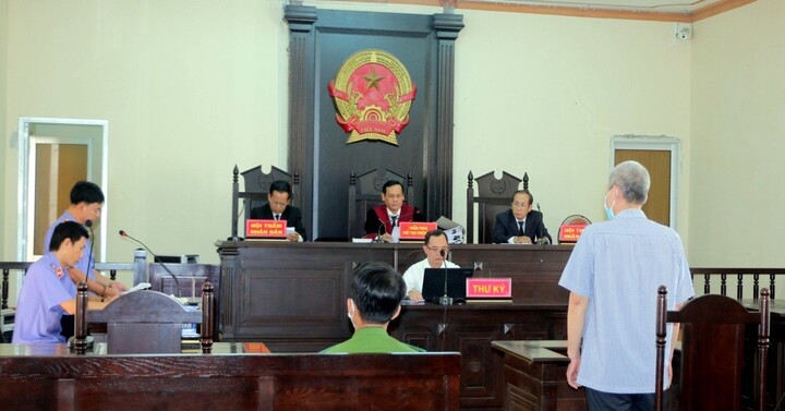 Nhận hối lộ 100 triệu đồng, nguyên Phó Chánh án TAND tỉnh Bạc Liêu lĩnh 4 năm tù