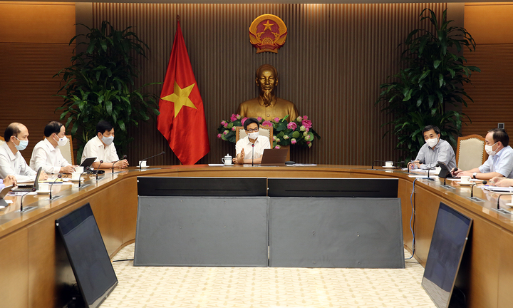 Phó Thủ tướng Vũ Đức Đam: Phải kiểm soát bằng được các ổ dịch trong khu công nghiệp