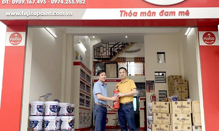 Sơn Fujisu tặng bình cứu hỏa cho hệ thống phân phối, đảm bảo an toàn PCCC