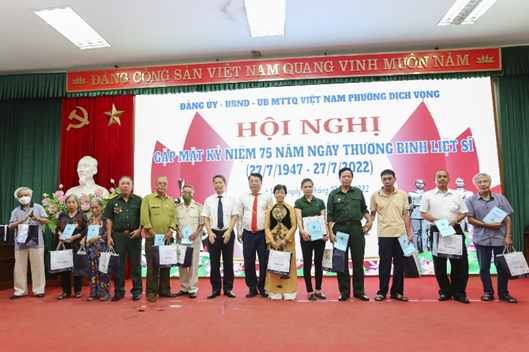 Phường Dịch Vọng - Hà Nội tích cực tổ chức các hoạt động đền ơn đáp nghĩa