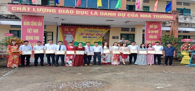 TRƯỜNG THCS & THPT VĨNH HÒA - Kiên Giang:  TRIỂN KHAI TỐT ĐỀ ÁN NÂNG CAO CHẤT LƯỢNG QUẢN LÝ GIÁO DỤC