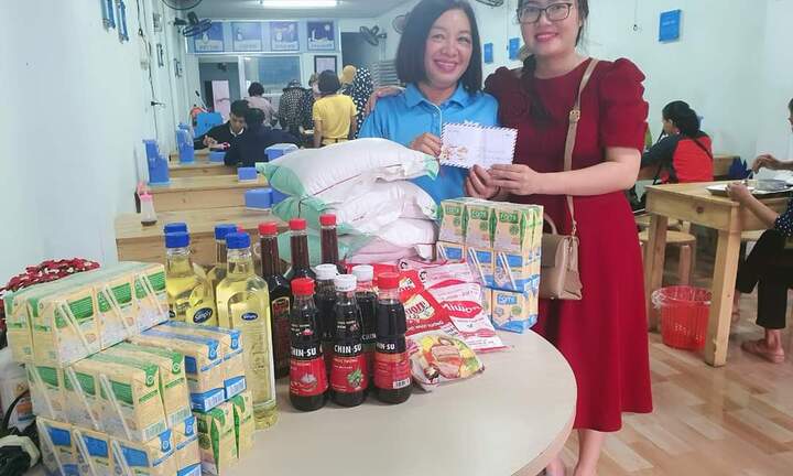 Cô gái xứ Nghệ đam mê làm từ thiện