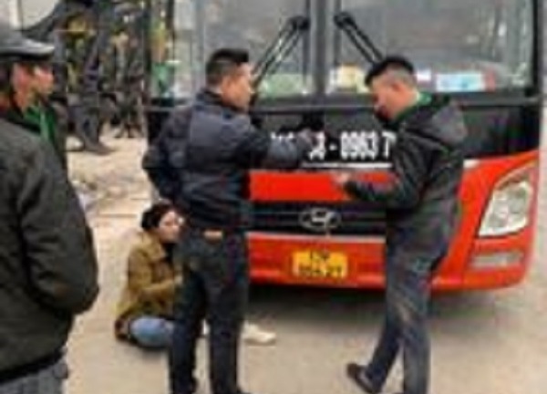 Nhà xe Vân Thanh: Lập “Xe dù, bến cóc”, giành khách trên tuyến Hải Phòng - Lào Cai