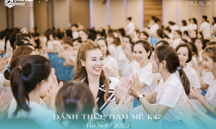 TikToker Nguyễn Vân - Nhà đào tạo hướng dẫn cho hàng nghìn người kinh doanh thành công