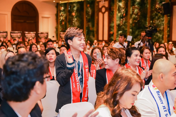 Tiktoker Vũ Vương - Người đứng sau những clip triệu view tiktok chia sẻ về nghệ thuật thiết kế dáng lông mày Airbrows