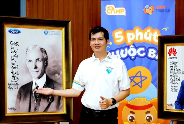 Thầy Tấn Sơn đón đầu xu hướng - quyết tâm đổi mới giáo dục đào tạo bằng ứng dụng công nghệ số