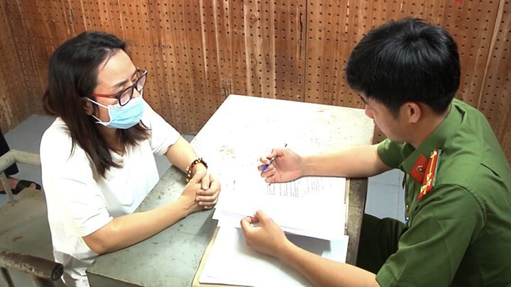 Sử dụng bằng cấp giả, nữ bác sĩ