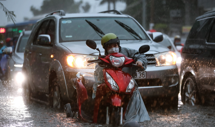 TP.HCM: Phương tiện chết máy, nhiều tuyến đường