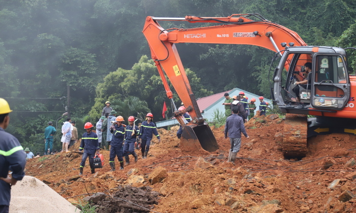 Vụ sạt lở trên đèo Bảo Lộc: Một chiến sĩ CSGT hy sinh ngay gần ngày cưới