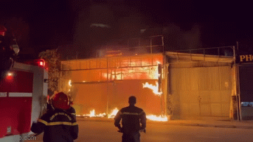 Hiện trường vụ hỏa hoạn thiêu rụi cửa hàng kinh doanh quà tặng ở Điện Biên Phủ