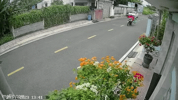 Phát hiện đối tượng lấy trộm cả xe hàng của shipper nhờ chiếc áo phông mang số 99