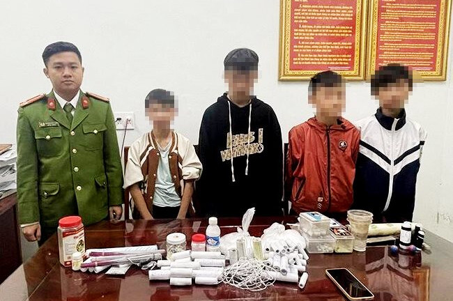 Ngăn chặn nhóm học sinh cấp 2 mua thuốc nổ về làm pháo tự chế