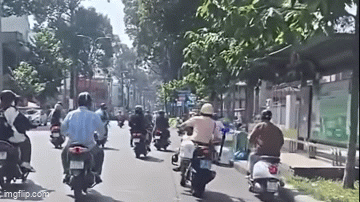 Vụ CSGT ở TP.HCM đạp người đi xe máy ngã xuống đường: Tạm đình chỉ công tác chiến sĩ