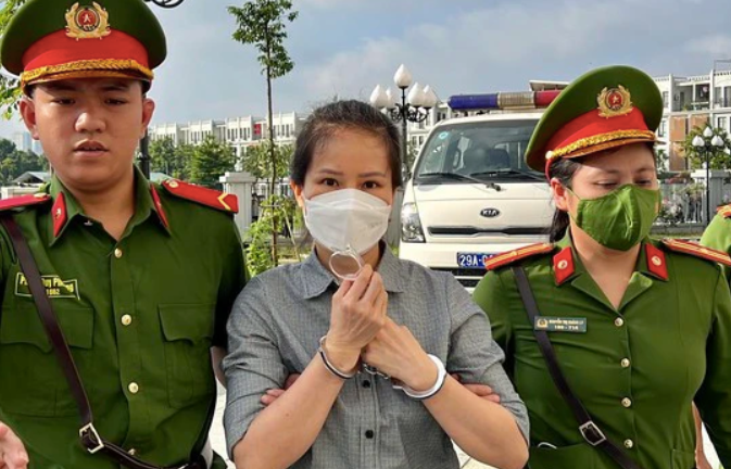 Cựu Cục trưởng Lãnh sự dụng 25 tỷ đồng tiền được hối lộ làm gì?