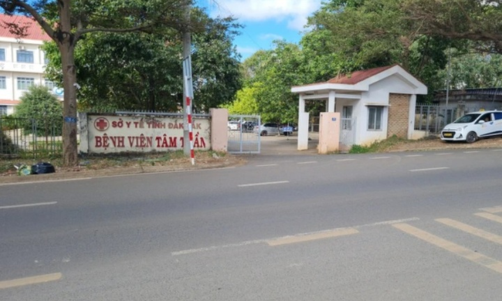 Bắt quả tang một bác sĩ đang nhận tiền của bệnh nhân tại bệnh viện tâm thần