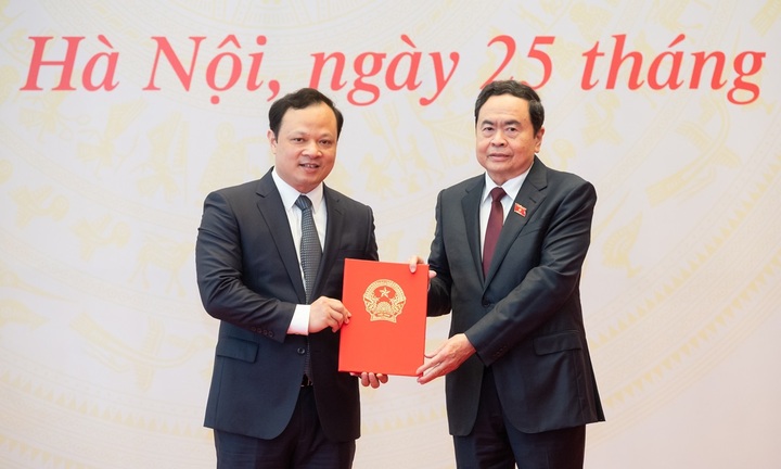 Bổ nhiệm ông Bùi Thế Cử giữ chức trợ lý Chủ tịch Quốc hội Vương Đình Huệ