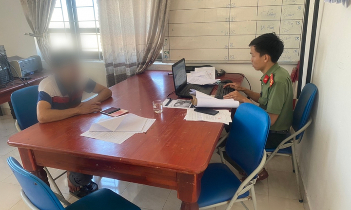 Xử phạt người đàn ông tung ảnh nhạy cảm của người tình lên mạng xã hội