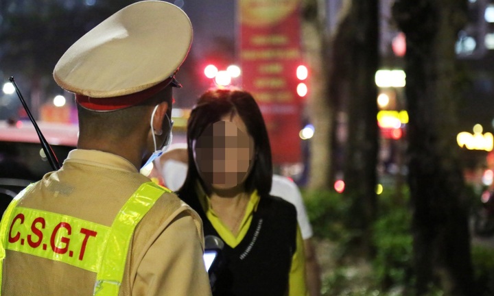 Tại sao thừa nhận đã uống rượu, nữ tài xế ô tô vẫn có nồng độ cồn bằng 0?