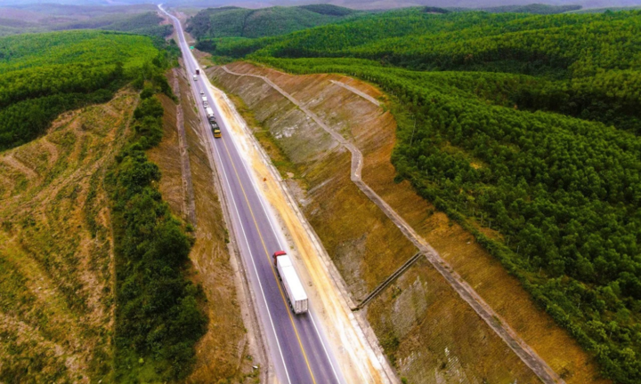 Giải pháp khắc phục tồn tại nguy hiểm trên tuyến đường cao tốc Cam Lộ - La Sơn