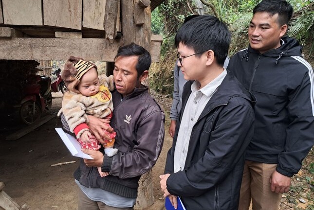 Vụ tai nạn trên cao tốc Cam Lộ- La Sơn: Con của đôi vợ chồng tử nạn được nhận đỡ đầu