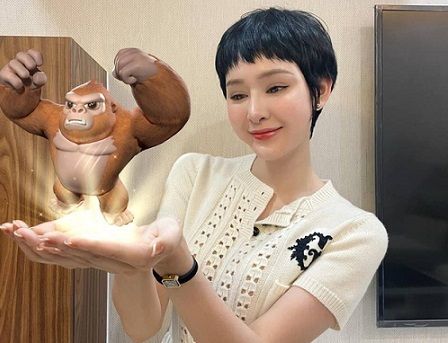 Hiền Hồ xuất hiện với gương mặt giống 