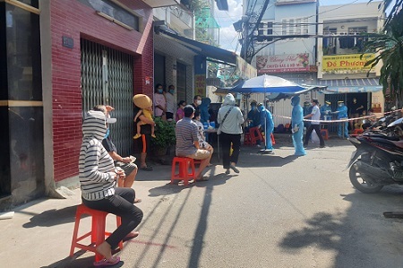 TP. HCM: Phong tỏa khu vực có 3 ca nghi nhiễm COVID-19