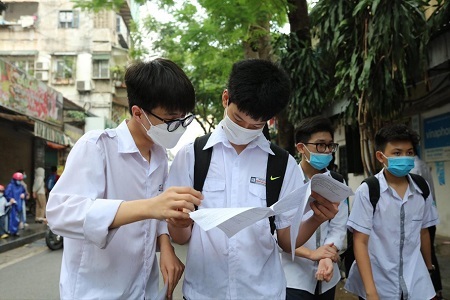 Hà Nội: Sáng 13/6, thí sinh thi vào lớp 10 làm bài 2 môn Toán và Lịch sử