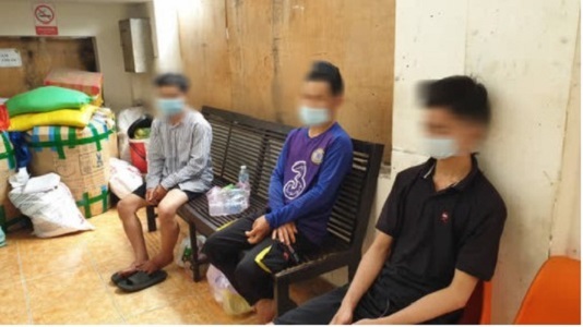 TP. HCM: Tạm giữ hình sự 2 đối tượng vi phạm Chỉ thị 16 chống đối tổ công tác phường