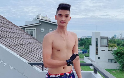 Khoe body vạm vỡ nhờ chăm chỉ tập gym, Mạc Văn Khoa vẫn nhận 