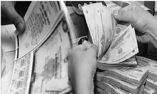 Rủi ro bủa vây khi mua trái phiếu doanh nghiệp, nhà đầu tư cần làm gì?
