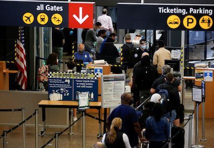 Từ 8/11, Mỹ cho phép du khách nước ngoài đã tiêm vaccine ngừa COVID-19 nhập cảnh