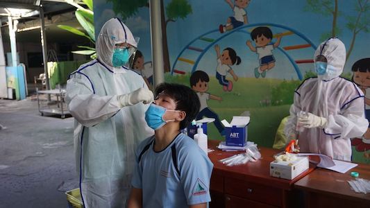 TP. HCM: Hai trường đầu tiên được tổ chức dạy học trực tiếp 