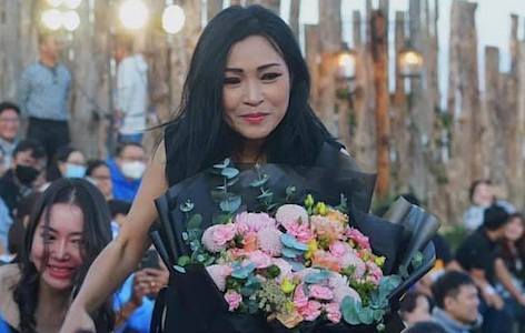 Phương Thanh gây chú ý khi thông báo showbiz