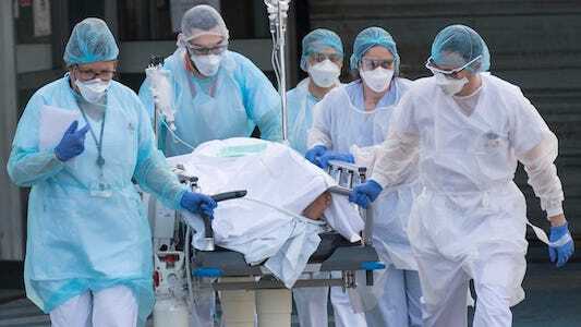 Số ca tử vong do COVID-19 của Mỹ trong năm 2021 vượt con số năm 2020