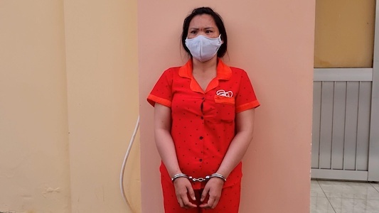 Vác dao rượt chém