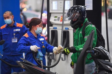 Giá xăng có thể tiếp tục giảm mạnh vào ngày 10/12