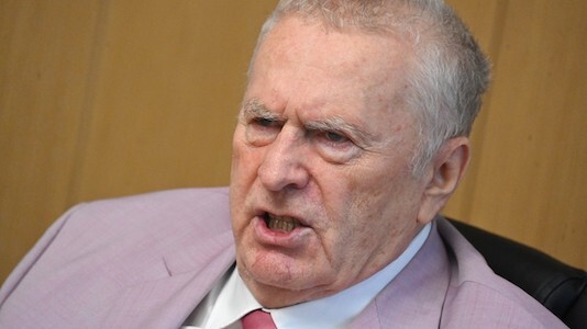 Chính trị gia 75 tuổi người Nga thông báo đã tiêm 7 mũi vaccine ngừa COVID-19