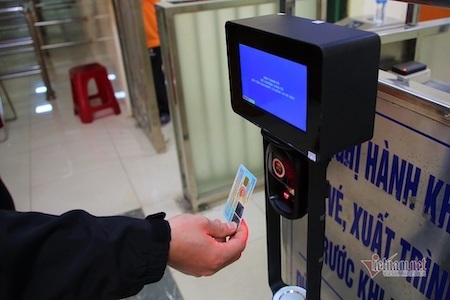 Hà Nội yêu cầu người dân quét mã QR khai báo y tế ở các bến xe