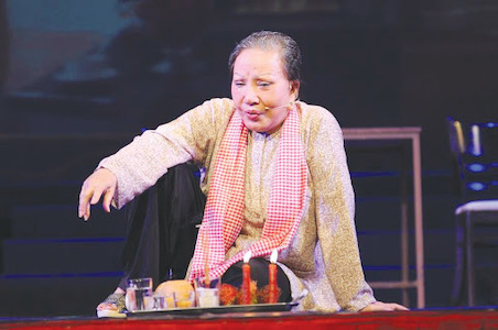 Nữ nghệ sĩ tiêm nhầm 4 mũi vaccine ngừa COVID-19 bất ngờ tuyên bố lấy chồng ở tuổi U80 